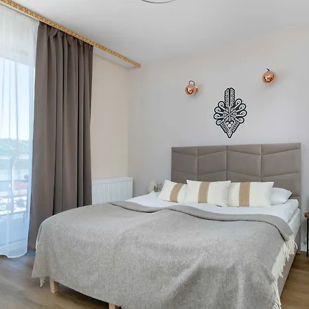 Comfortable With Balcony & Zone By Renters Apartman Zakopane