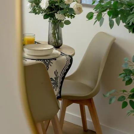 Apartman Comfortable With Balcony & Zone By Renters