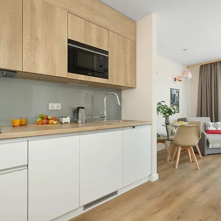Comfortable With Balcony & Zone By Renters