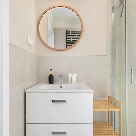 Apartman Comfortable With Balcony & Zone By Renters *