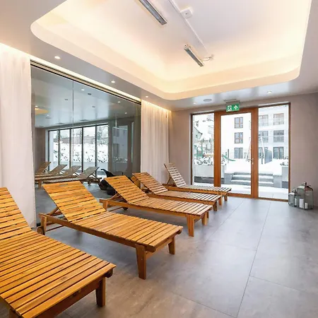 Comfortable With Balcony & Zone By Renters Apartman